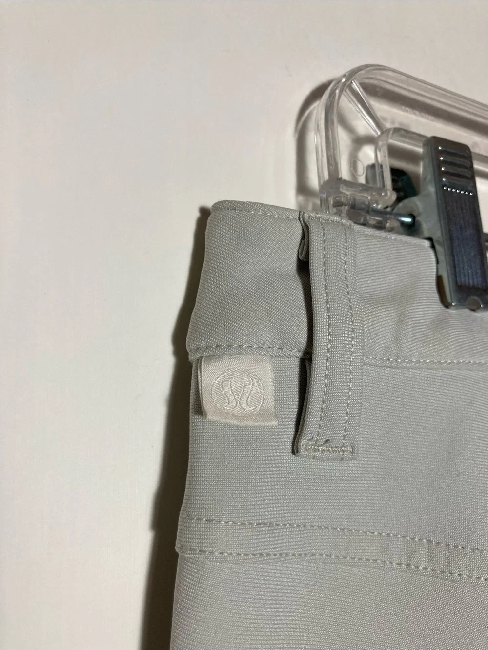 Lululemon Men’s ABC Classic Fit Pant Silverdrop Color Size 34X285 Pockets